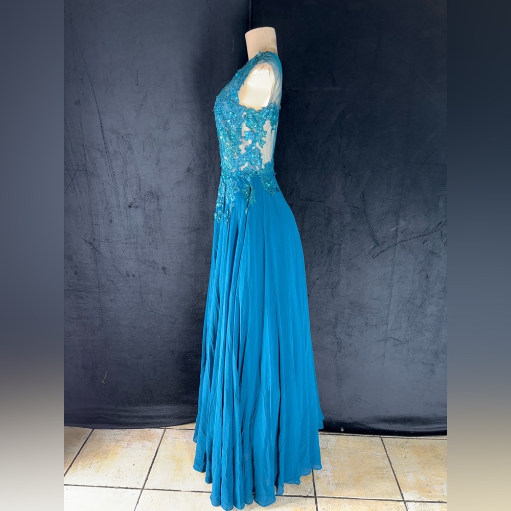 Elegant Blue Evening Gown by Mandalay - Picture 4 of 6